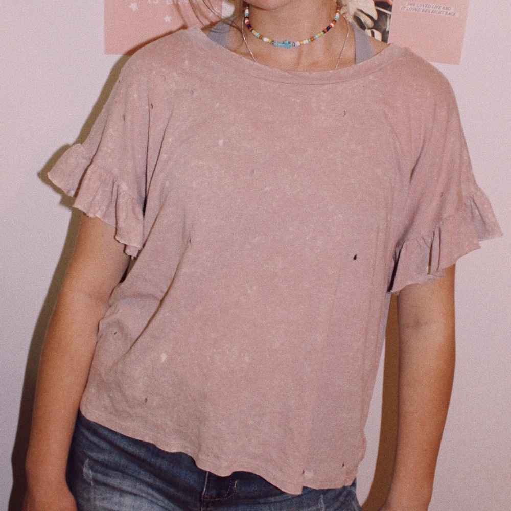 american eagle distressed blush ruffled top